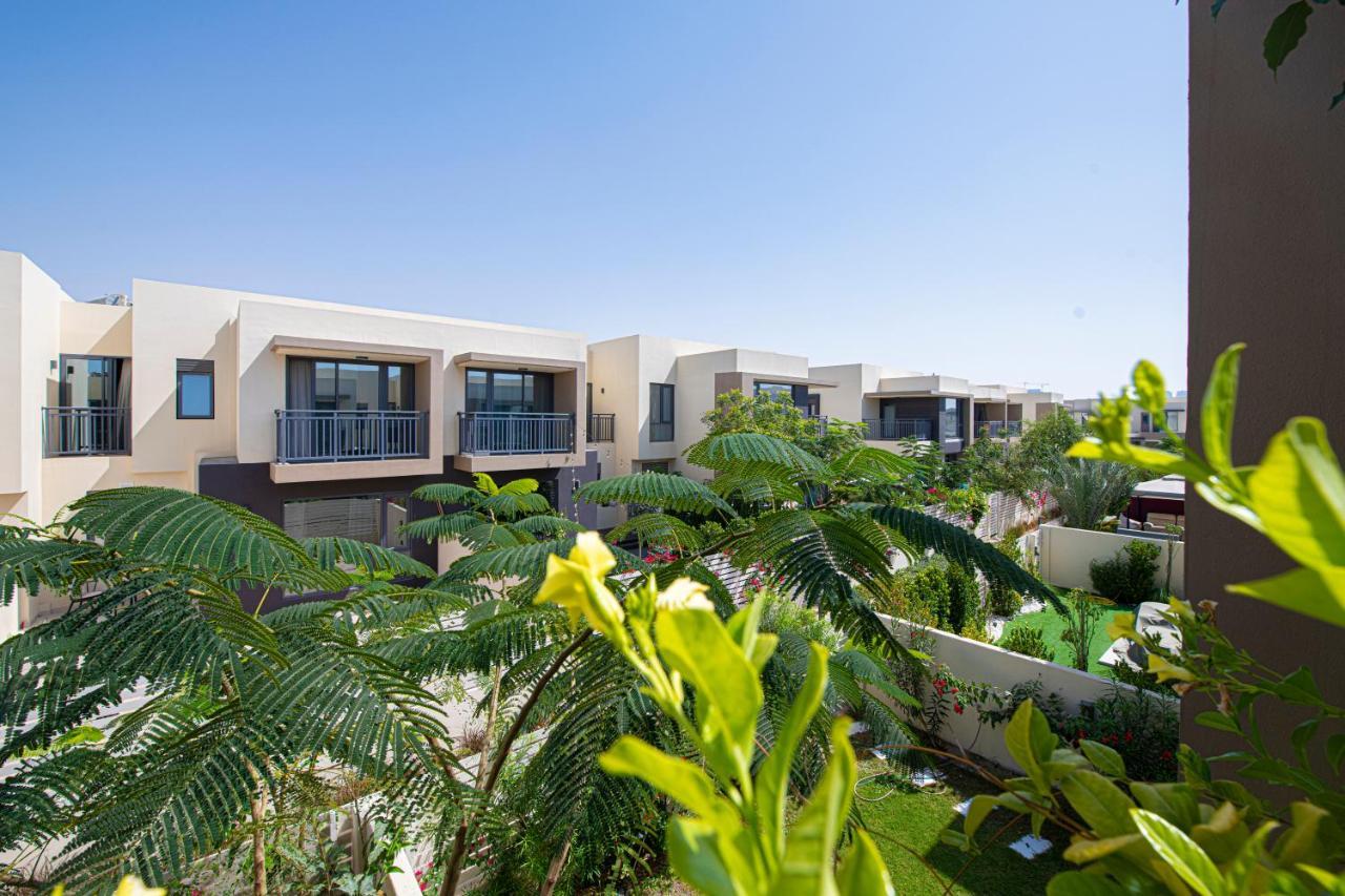 Modern Dubai Hills Luxury 4 Bedroom Villa Exterior photo